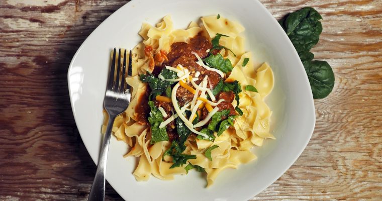 Pasta mit cremiger Käse-Hackfleisch-Soße