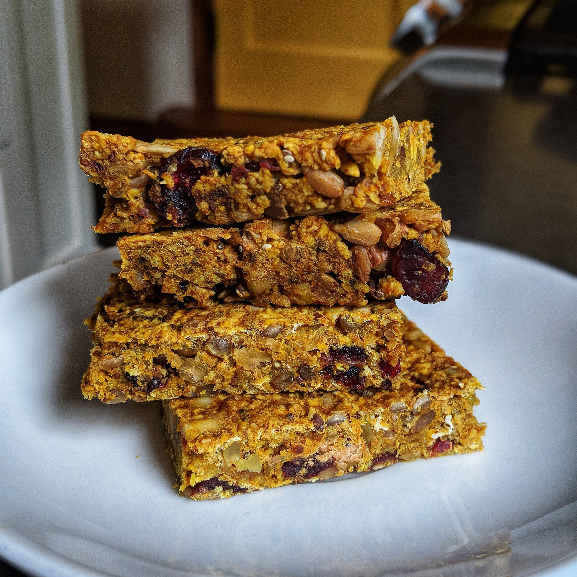 Müsliriegel mit Chia & Kokos