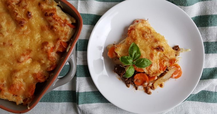 Cremiger Tortelliniauflauf mit Paprika und Mais